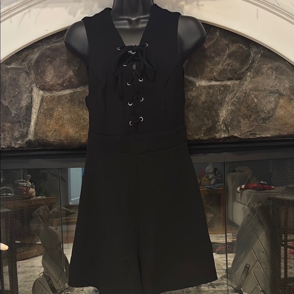 Silence + Noise Black Lace-Up Sleeveless Romper size 4